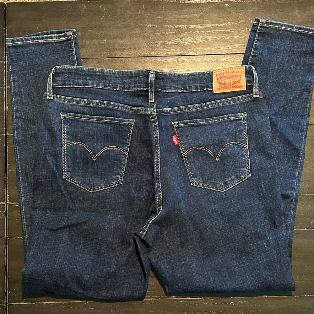 Levi's Relaxed Fit Dark Blue Jeans